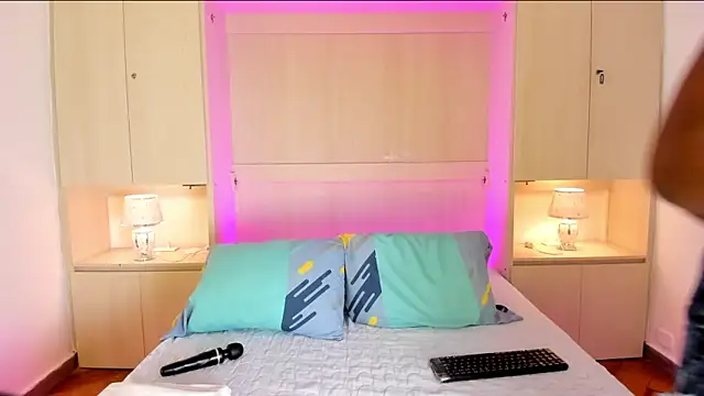 EmilyyStuart online show from 6, 2, 2026