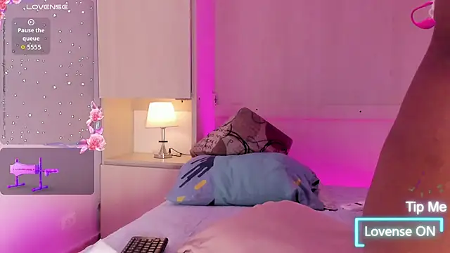 EmilyyStuart online show from 20, 2, 2026