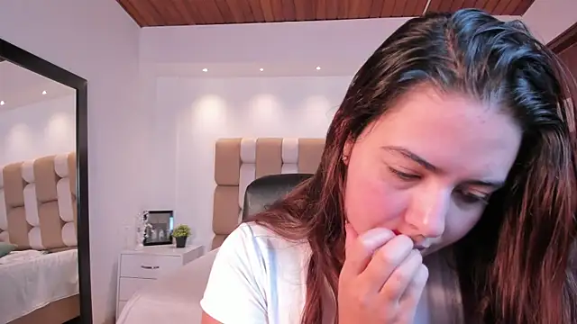 Lyssa Muller online show from 8, 10, 2025