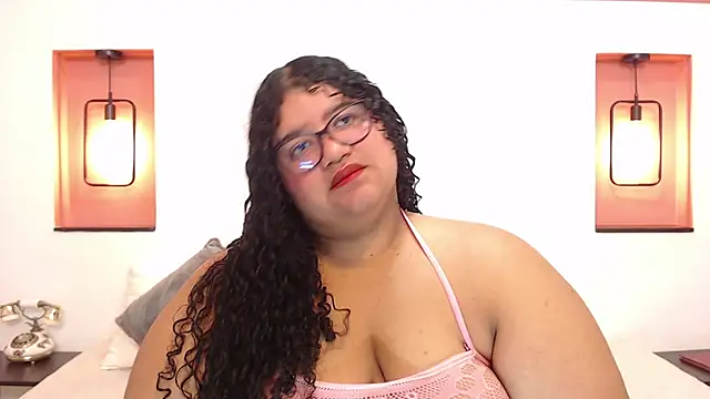 Snapshot of Miley_Collins chatting on 11, 1, 2025 Miley Collins online show from 11, 1, 2025