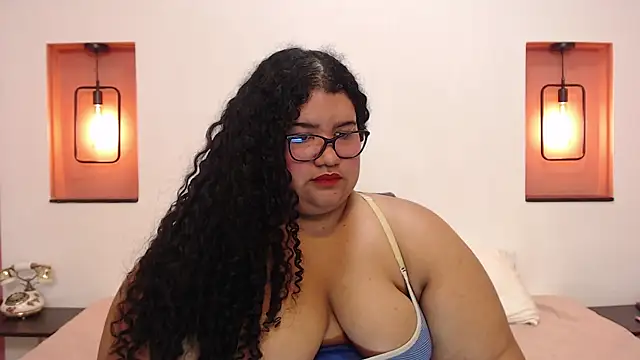 Snapshot of Miley_Collins chatting on 8, 1, 2025 Miley Collins online show from 8, 1, 2025