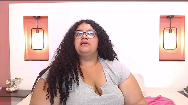 Snapshot of Miley_Collins chatting on 11, 3, 2025 Miley Collins online show from 11, 3, 2025