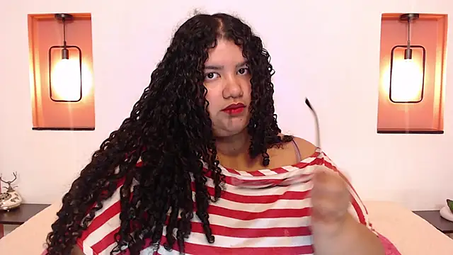 Snapshot of Miley_Collins chatting on 20, 3, 2025 Miley Collins online show from 20, 3, 2025