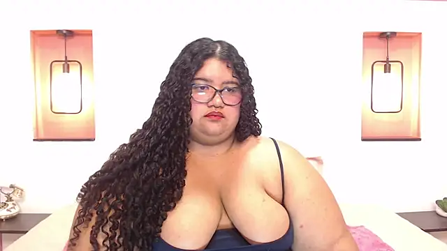 Snapshot of Miley_Collins chatting on 19, 2, 2025 Miley Collins online show from 19, 2, 2025