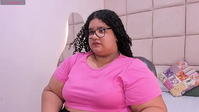 Snapshot of Miley_Collins chatting on 3, 11, 2025 Miley Collins online show from 3, 11, 2025