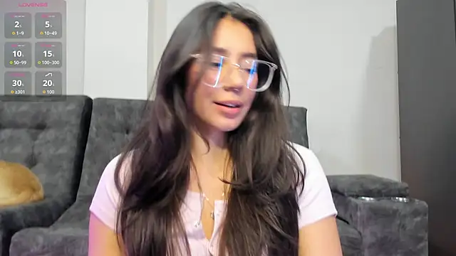 Snapshot of emmadiaz1 chatting on 6, 5, 2026 emmadiaz1 online show from 6, 5, 2026