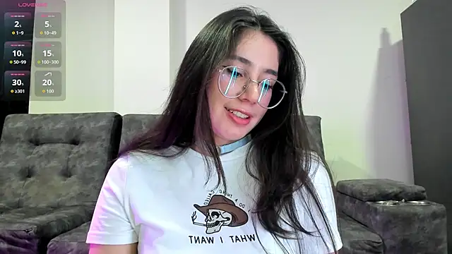 emmadiaz1 online show from 10, 10, 2025