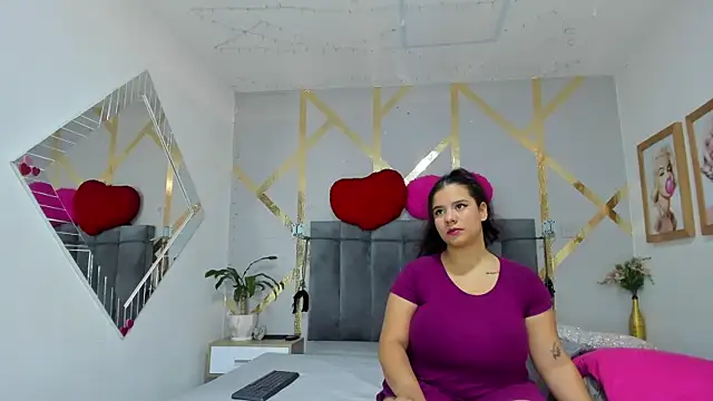 Snapshot of Caroliine_Torres chatting on 11, 6, 2026 Caroliine Torres online show from 11, 6, 2026