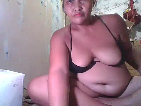 Snapshot of Sweetchuby1995 chatting on 31, 5, 2026 Sweetchuby1995 online show from 31, 5, 2026