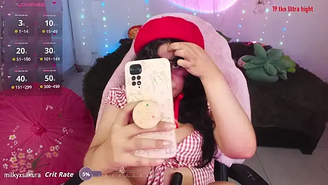 Snapshot of MilkyXSakura chatting on 5, 11, 2025 MilkyXSakura online show from 5, 11, 2025