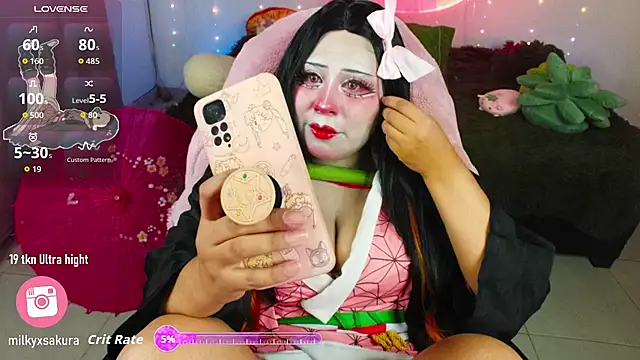 Snapshot of MilkyXSakura chatting on 15, 11, 2025 MilkyXSakura online show from 15, 11, 2025