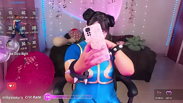 Snapshot of MilkyXSakura chatting on 9, 10, 2025 MilkyXSakura online show from 9, 10, 2025