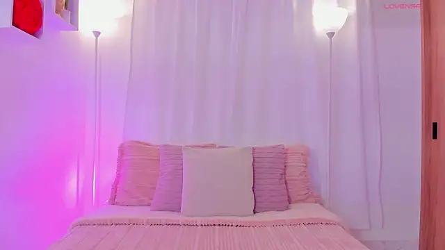AishaPeyton online show from 18, 7, 2026