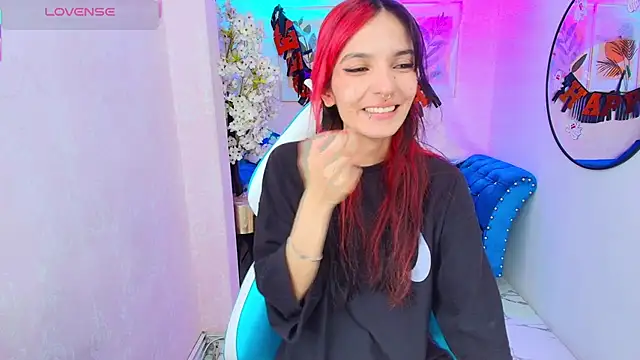 Snapshot of Dafne_huges chatting on 2, 11, 2025 Dafne huges online show from 2, 11, 2025