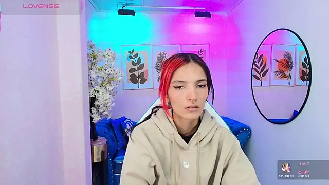 Snapshot of Dafne_huges chatting on 13, 11, 2025 Dafne huges online show from 13, 11, 2025