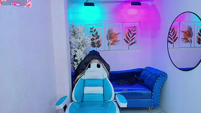 Snapshot of Dafne_huges chatting on 26, 11, 2025 Dafne huges online show from 26, 11, 2025