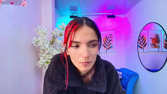 Snapshot of Dafne_huges chatting on 21, 11, 2025 Dafne huges online show from 21, 11, 2025