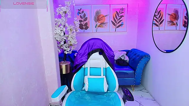 Snapshot of Dafne_huges chatting on 15, 10, 2025 Dafne huges online show from 15, 10, 2025