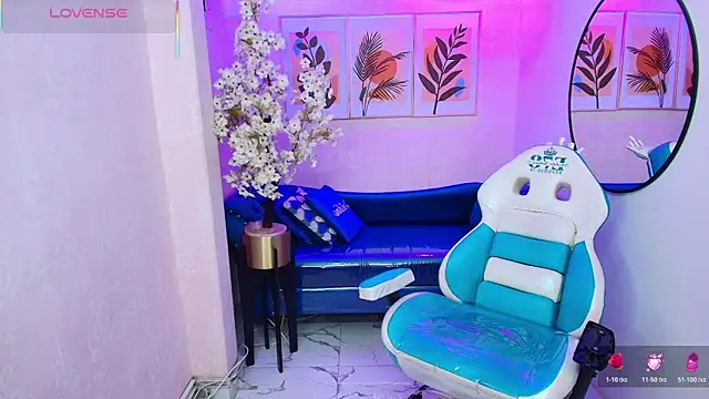 Snapshot of Dafne_huges chatting on 17, 10, 2025 Dafne huges online show from 17, 10, 2025