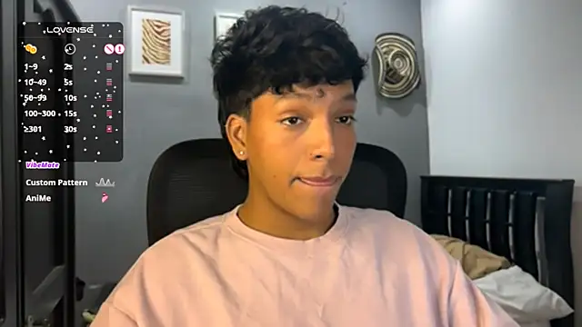 Snapshot of Xander_bonnet1 chatting on 4, 2, 2025 Xander bonnet1 online show from 4, 2, 2025