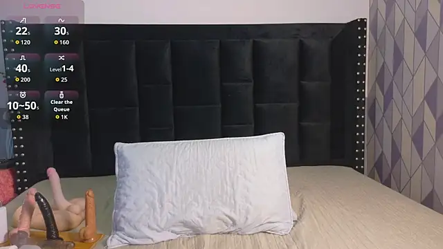 Snapshot of petitelittleebony chatting on 8, 7, 2026 petitelittleebony online show from 8, 7, 2026