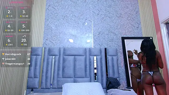 Snapshot of petitelittleebony chatting on 25, 10, 2025 petitelittleebony online show from 25, 10, 2025