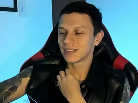 Snapshot of goodboy69l chatting on 1, 7, 2026 goodboy69l online show from 1, 7, 2026