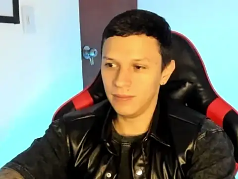 Snapshot of goodboy69l chatting on 4, 7, 2026 goodboy69l online show from 4, 7, 2026