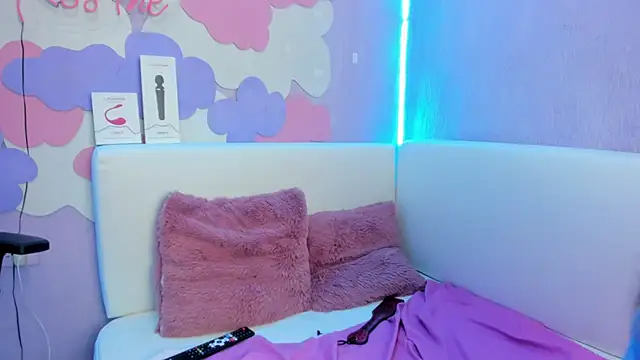 Sara LatinLady online show from 2, 12, 2024