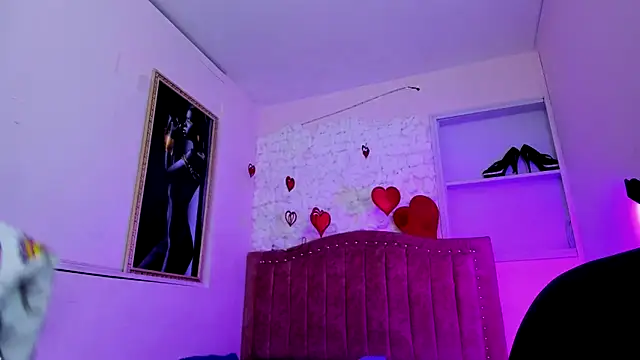Snapshot of SarahStones chatting on 30, 9, 2025 SarahStones online show from 30, 9, 2025