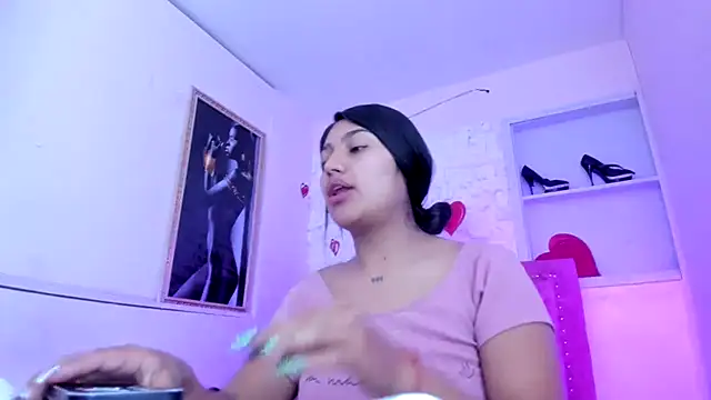 SarahStones online show from 17, 10, 2025