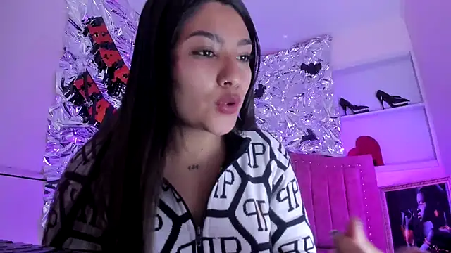 SarahStones online show from 2, 11, 2025