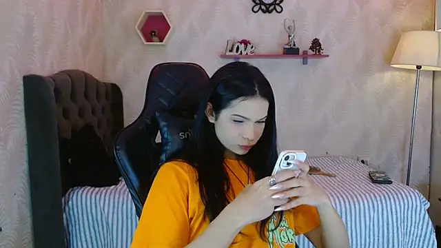 Snapshot of andy_bell_x chatting on 20, 10, 2025 andy bell x online show from 20, 10, 2025