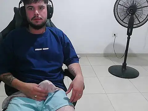 Snapshot of tubabymaldito0 chatting on 25, 11, 2025 tubabymaldito0 online show from 25, 11, 2025