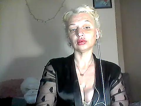 Snapshot of MaryJane441 chatting on 25, 4, 2026 MaryJane441 online show from 25, 4, 2026
