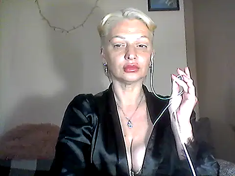Snapshot of MaryJane441 chatting on 6, 5, 2026 MaryJane441 online show from 6, 5, 2026