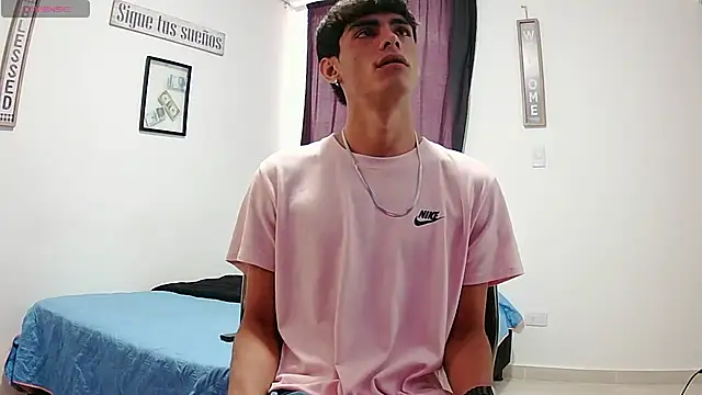 Snapshot of harrytomson_1 chatting on 12, 10, 2025 harrytomson 1 online show from 12, 10, 2025