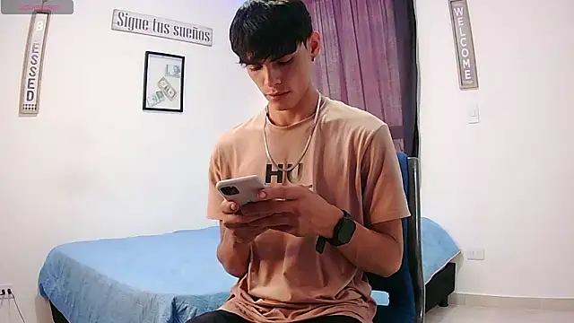 Snapshot of harrytomson_1 chatting on 17, 10, 2025 harrytomson 1 online show from 17, 10, 2025