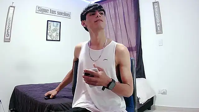 Snapshot of harrytomson_1 chatting on 16, 11, 2025 harrytomson 1 online show from 16, 11, 2025