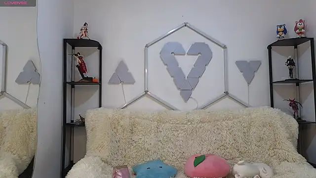 littlevixen18 online show from 10, 11, 2025