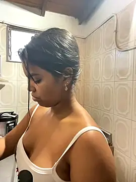 zoe roux21 online show from 8, 11, 2025