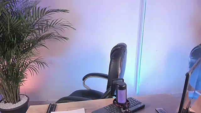 zoe roux21 online show from 8, 2, 2026