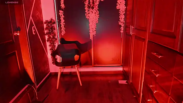 Snapshot of SexyNaf chatting on 4, 11, 2025 SexyNaf online show from 4, 11, 2025