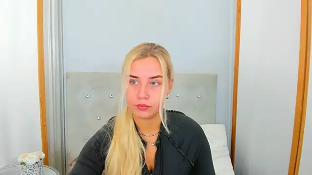 KristyHoney online show from 15, 2, 2025