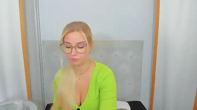 KristyHoney online show from 28, 2, 2025