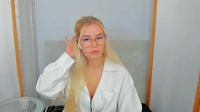 KristyHoney online show from 2, 3, 2025