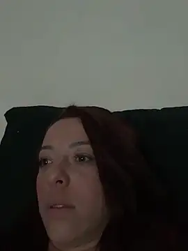 Snapshot of leelecarolinna chatting on 2, 10, 2025 leelecarolinna online show from 2, 10, 2025