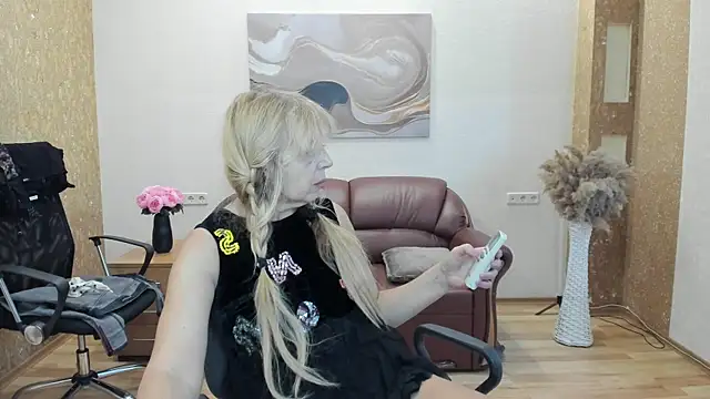 Snapshot of Anna_Diax chatting on 15, 10, 2025 Anna Diax online show from 15, 10, 2025