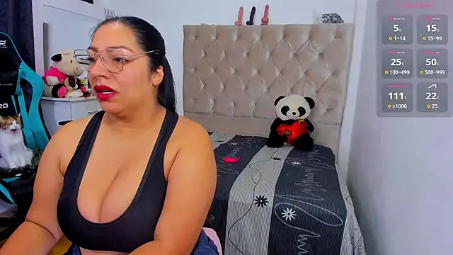 Snapshot of lulu_ferrer chatting on 1, 12, 2025 lulu ferrer online show from 1, 12, 2025