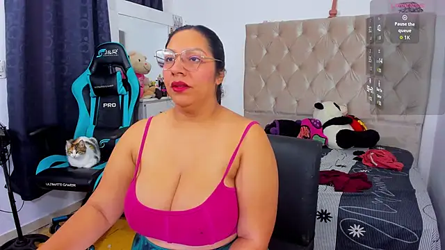 Snapshot of lulu_ferrer chatting on 21, 11, 2025 lulu ferrer online show from 21, 11, 2025